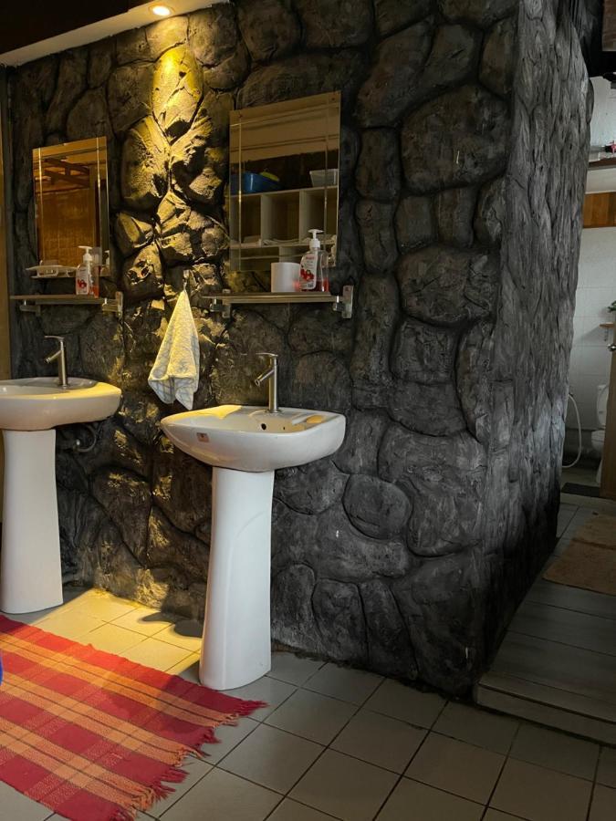 Escape Backpackers Kk Hostel Kota Kinabalu Ngoại thất bức ảnh