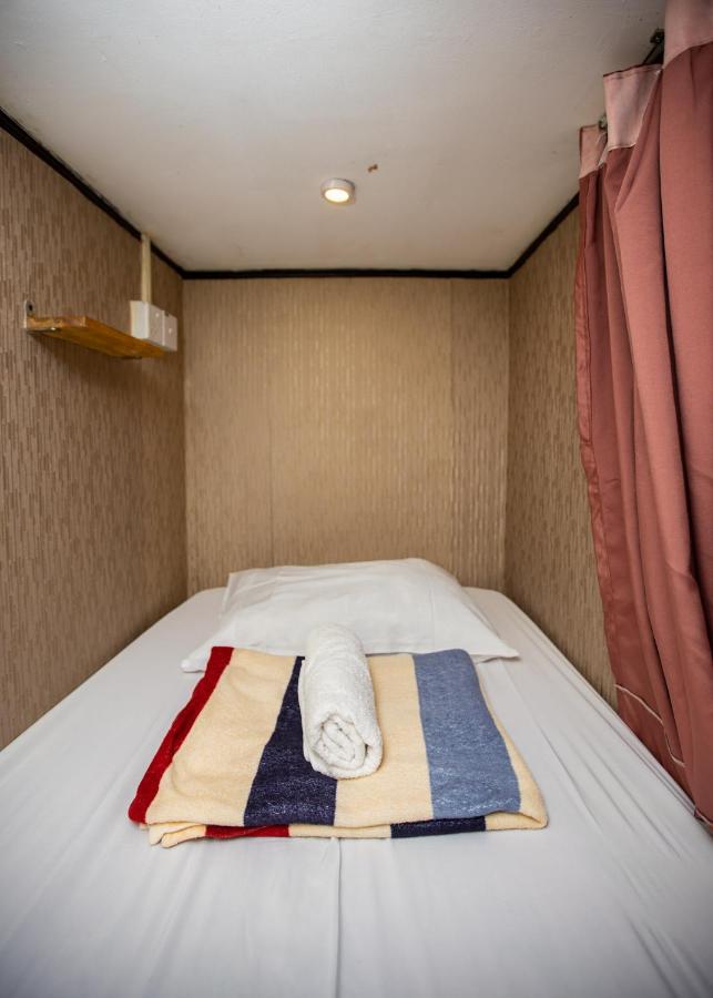 Escape Backpackers Kk Hostel Kota Kinabalu Ngoại thất bức ảnh