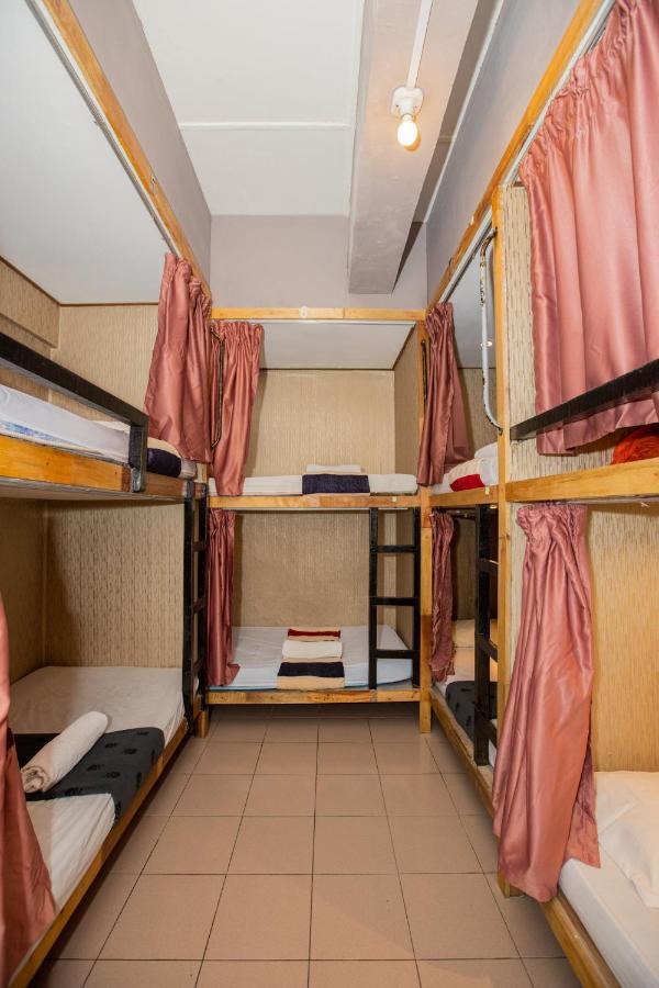 Escape Backpackers Kk Hostel Kota Kinabalu Ngoại thất bức ảnh
