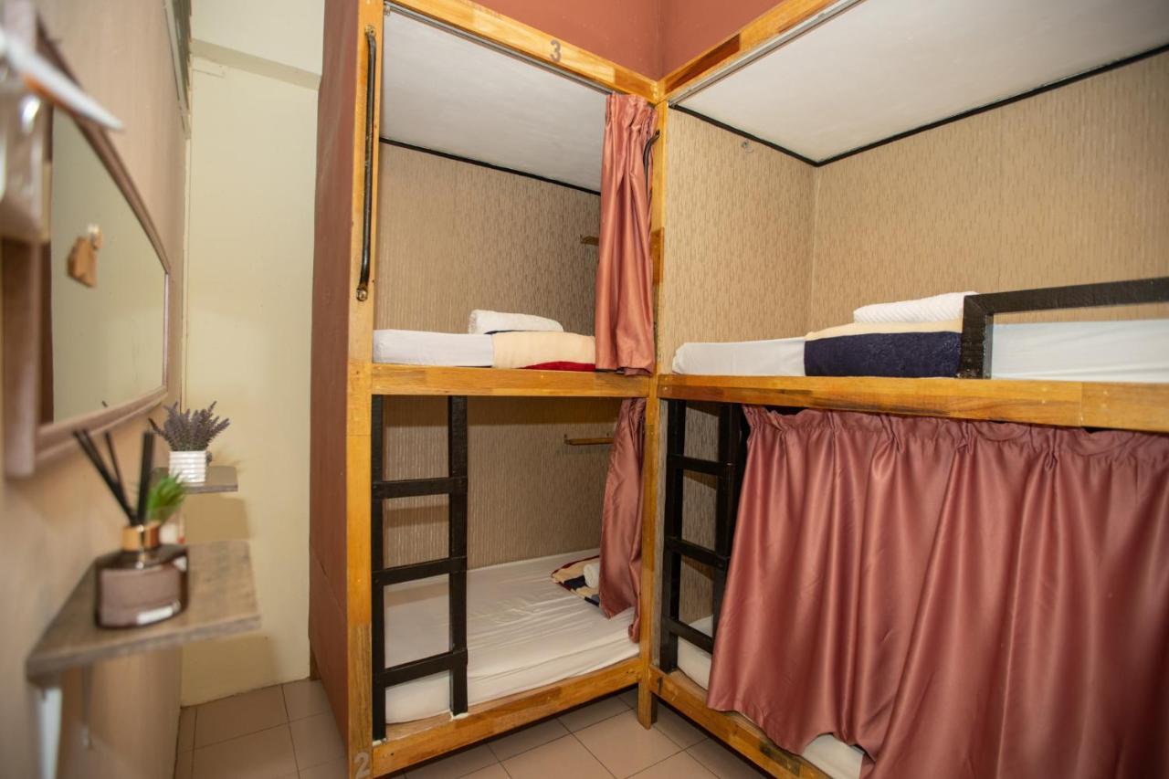Escape Backpackers Kk Hostel Kota Kinabalu Ngoại thất bức ảnh