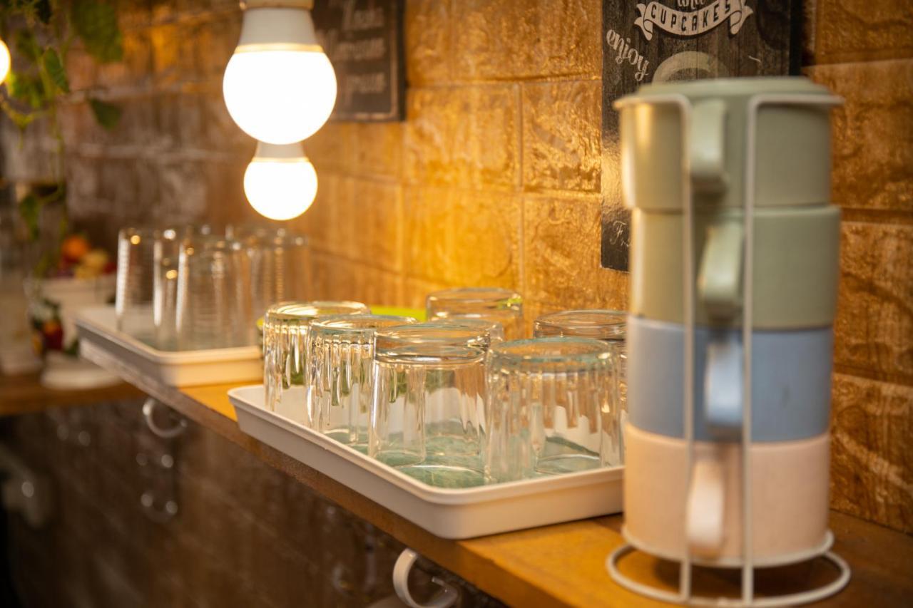 Escape Backpackers Kk Hostel Kota Kinabalu Ngoại thất bức ảnh