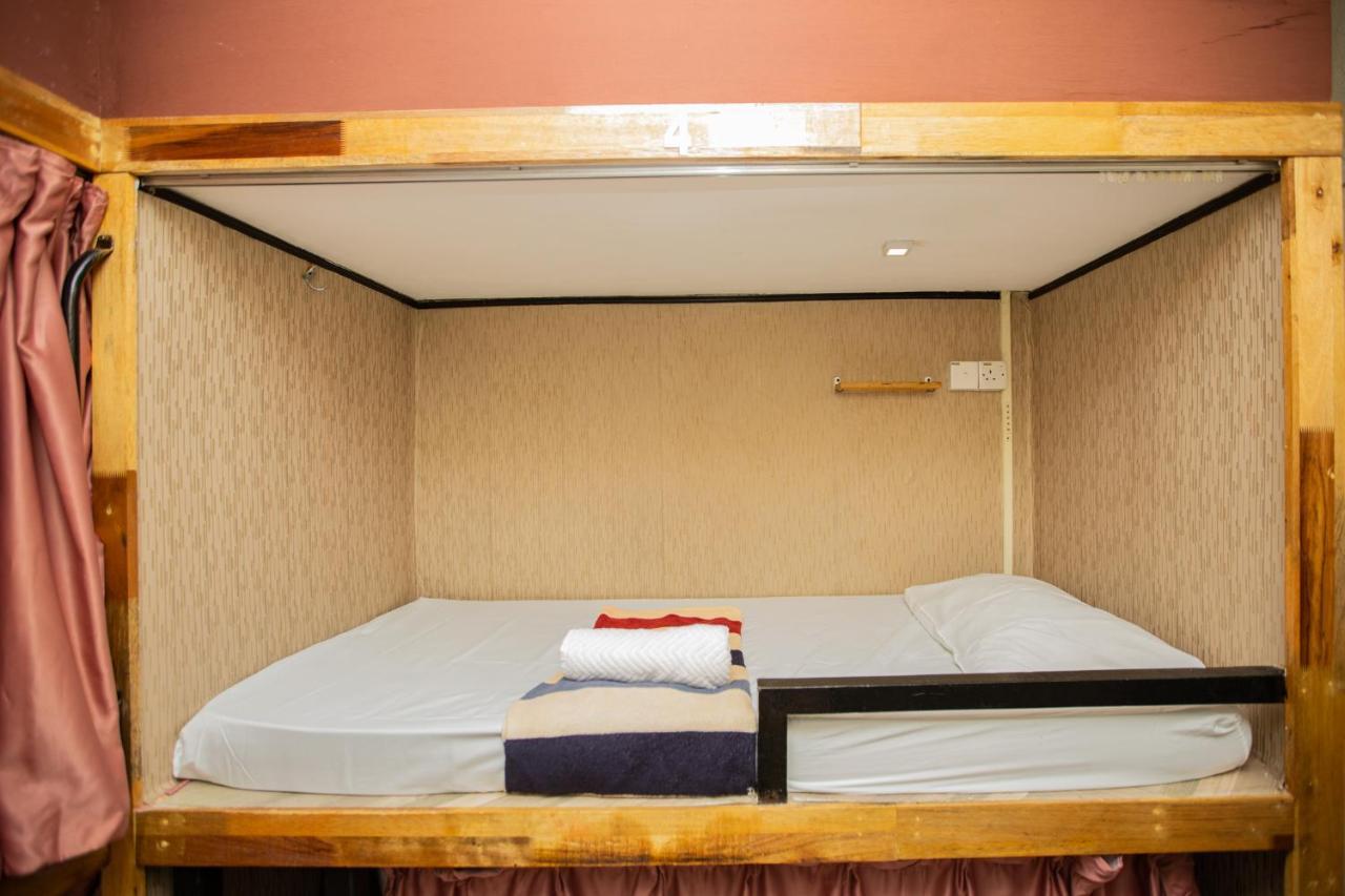 Escape Backpackers Kk Hostel Kota Kinabalu Ngoại thất bức ảnh